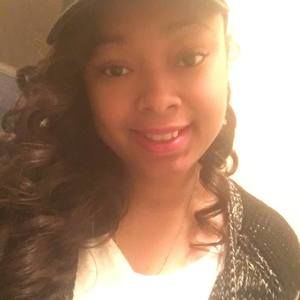 Meet your Posher, Tia